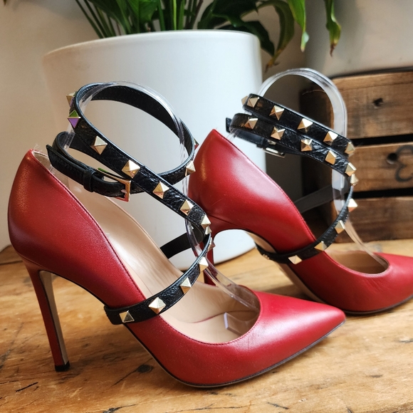VALENTINO GARAVANI Rockstud Wrap Pump sz 38 1/2 - Picture 1 of 8